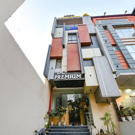 Fabhotel Dc Premium Zirakpur Exteriör bild